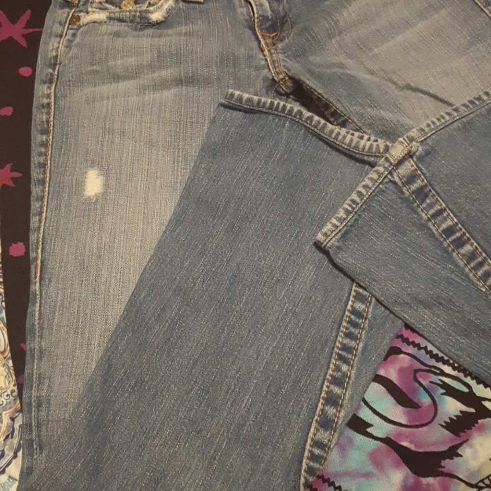 LIKE NEW TRUE RELIGION DISTRESSED 27 - Picture 4 of 8
